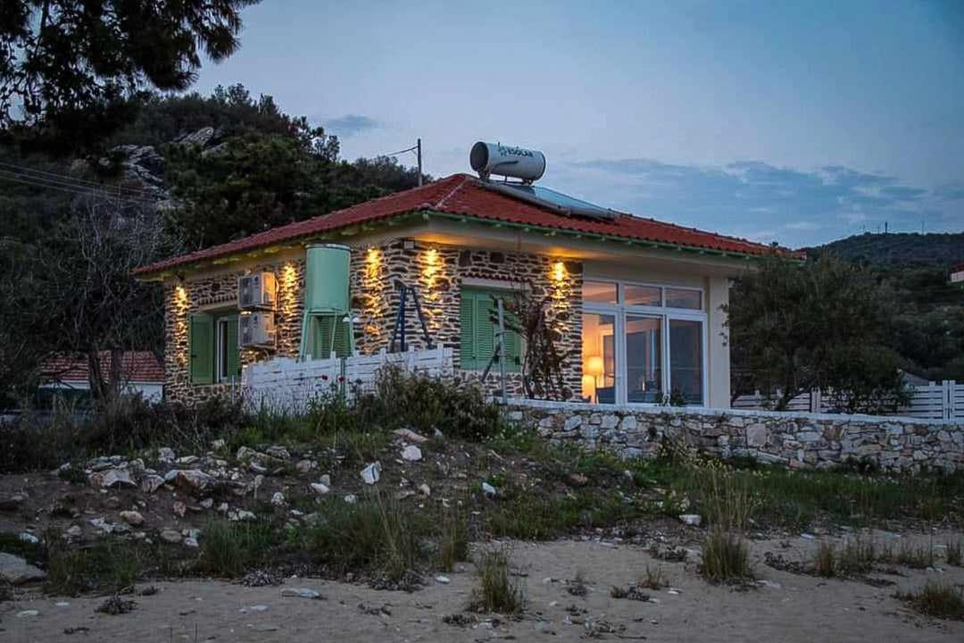 House Kokkalas On The Beach 피르가디키아 외부 사진