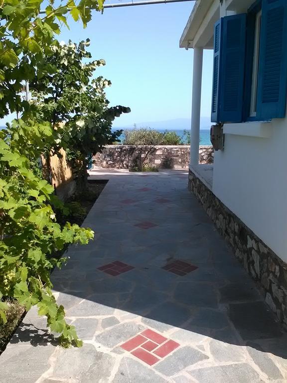 House Kokkalas On The Beach 피르가디키아 외부 사진
